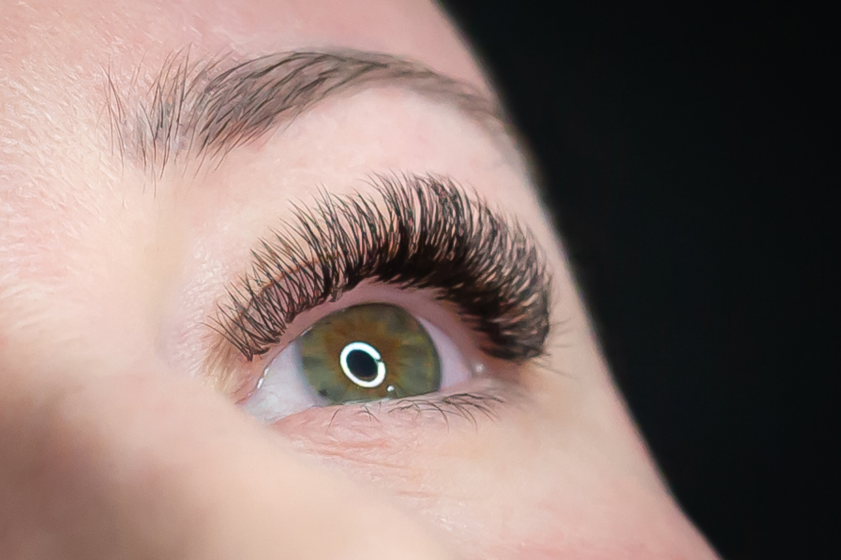 DIY vs Professional Eyelash Extensions: Hvilken er bedst for dig?